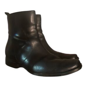 Rockport men’s Toloni leather boot 9.50. Excellent condition black.
